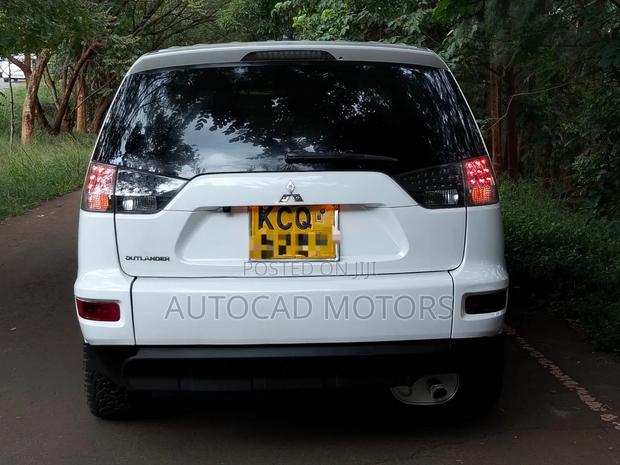 Mitsubishi Outlander 2011 Pearl