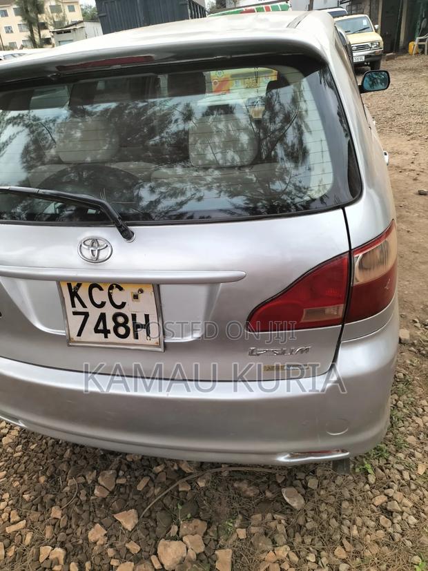Toyota Gaia 2008 Silver