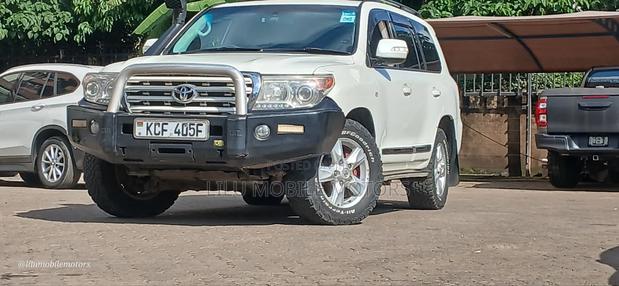Toyota Land Cruiser 2007 White