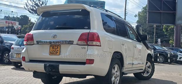 Toyota Land Cruiser 2007 White