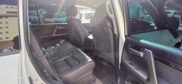 Toyota Land Cruiser 2007 White