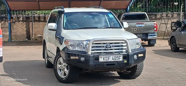 Toyota Land Cruiser 2007 White