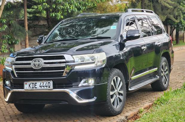 Toyota Land Cruiser 2016 Black