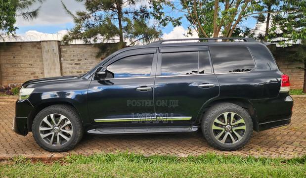 Toyota Land Cruiser 2016 Black
