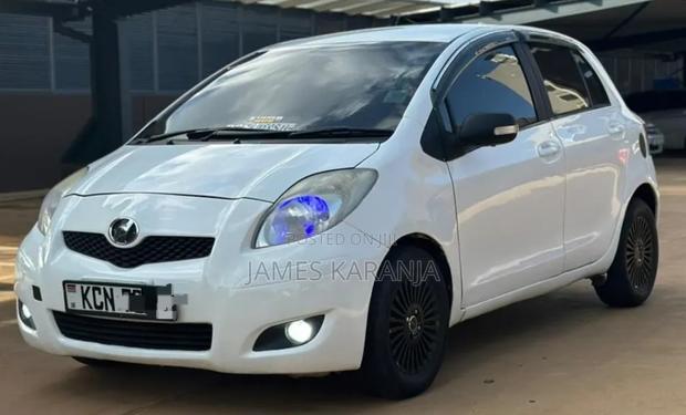 Toyota Vitz 2010 White