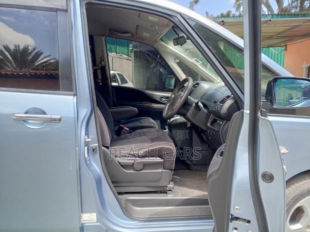 Nissan Serena 2013 Blue