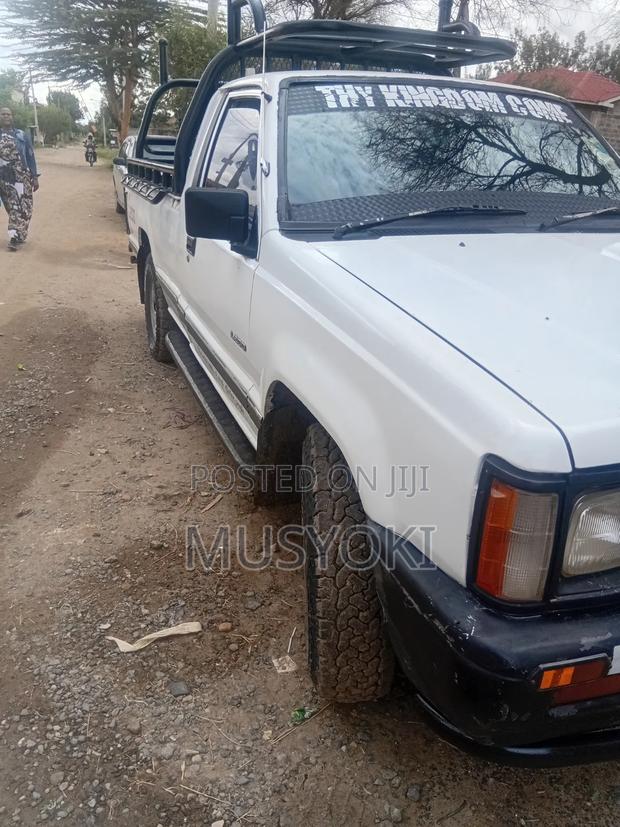 Mitsubishi L200 2005 White