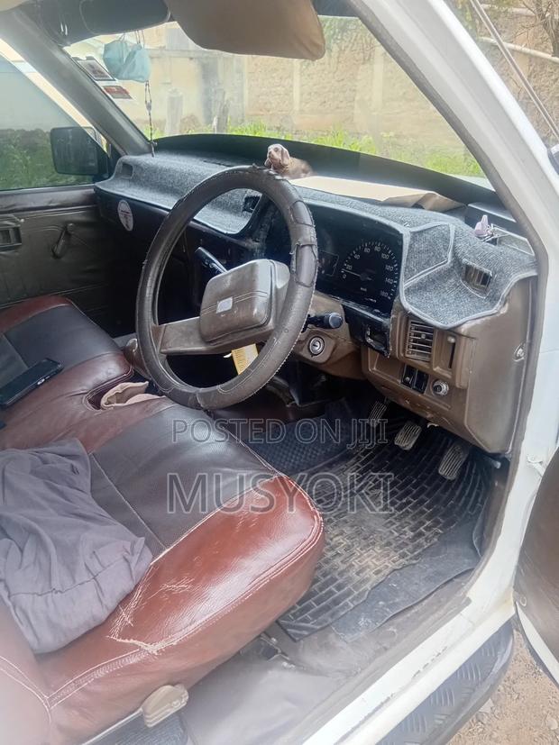Mitsubishi L200 2005 White