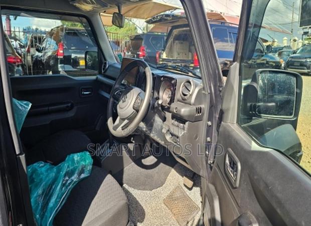 Suzuki Jimny 2025