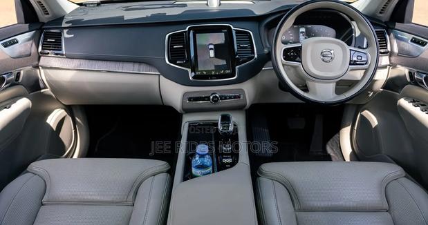 Volvo XC90 T5 Momentum 7 Passenger FWD 2020 White