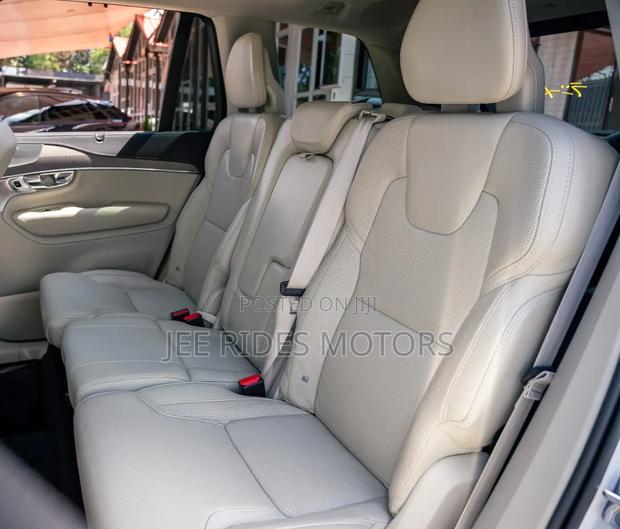 Volvo XC90 T5 Momentum 7 Passenger FWD 2020 White