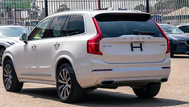Volvo XC90 T5 Momentum 7 Passenger FWD 2020 White