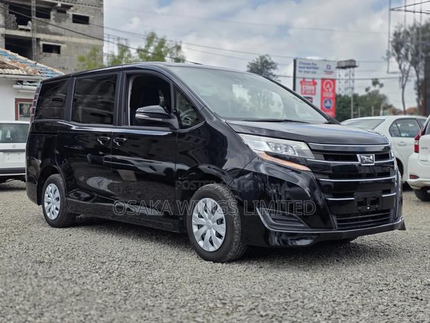 Toyota Noah 2.0 FWD (8 Seater) 2019 Black