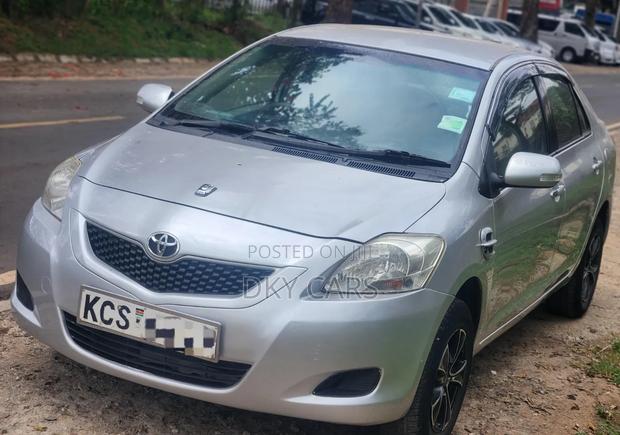Toyota Belta 2013 Silver