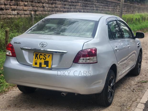 Toyota Belta 2013 Silver