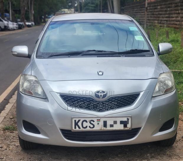 Toyota Belta 2013 Silver
