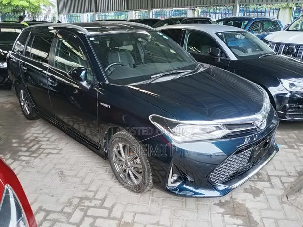 Toyota Corolla Fielder 1.5 Hybrid FWD 2019 Matt Black