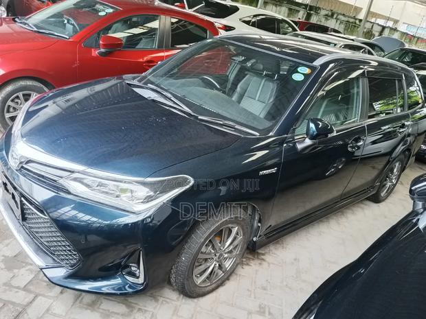 Toyota Corolla Fielder 1.5 Hybrid FWD 2019 Matt Black