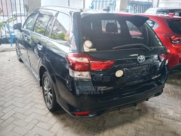Toyota Corolla Fielder 1.5 Hybrid FWD 2019 Matt Black