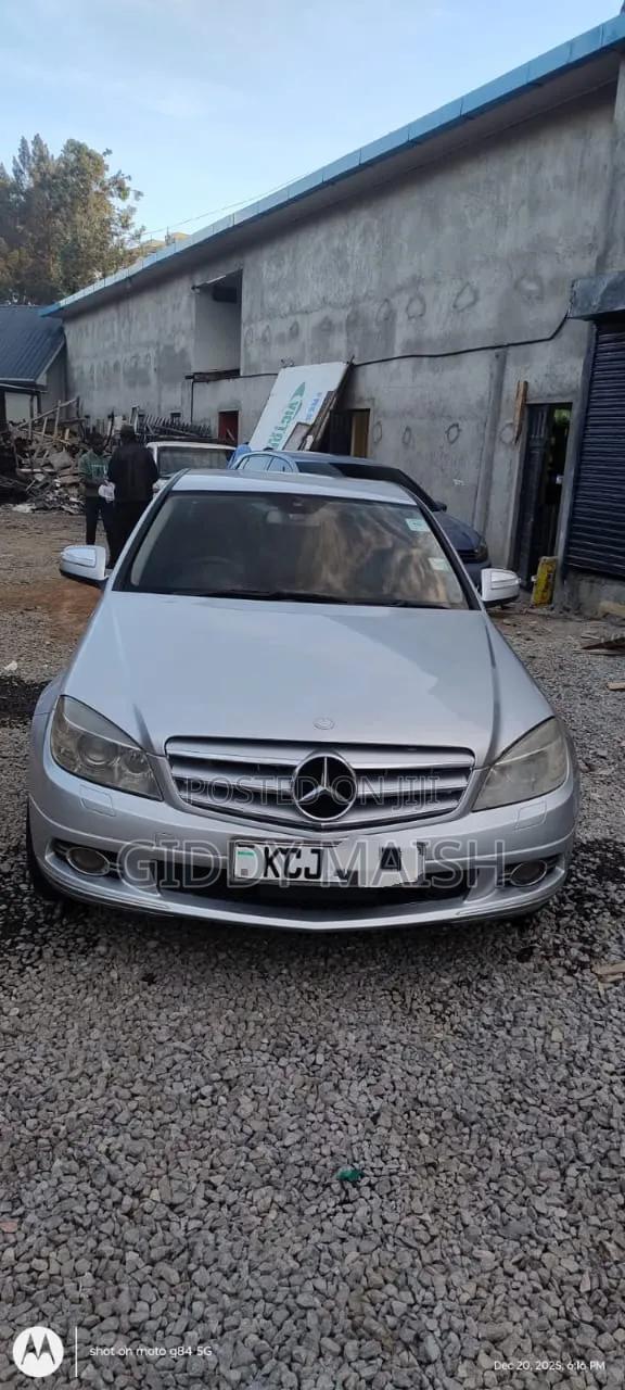 Mercedes-Benz C200 2009 Silver