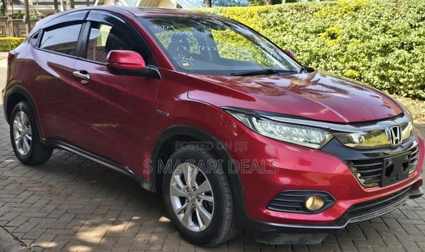 Honda Vezel 1.5 Hybrid 2WD 2018 Red