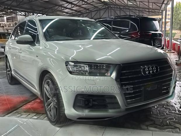 Audi Q7 45 SE Premium AWD quattro 2019 White