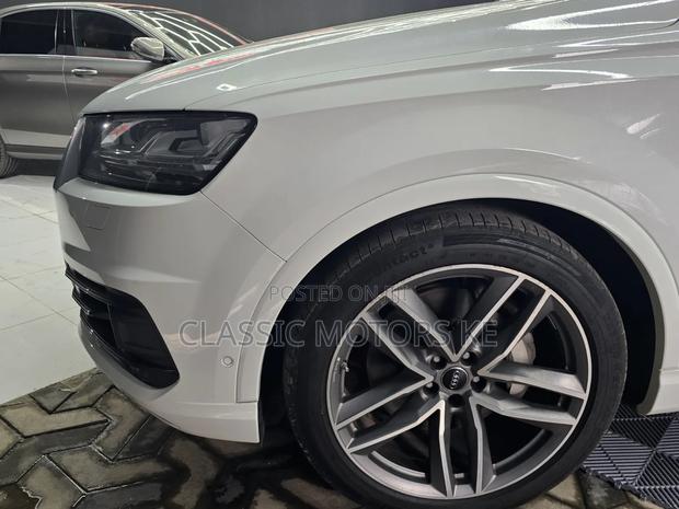 Audi Q7 45 SE Premium AWD quattro 2019 White