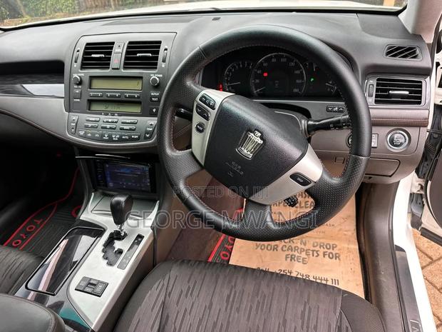 Toyota Crown 2012 White