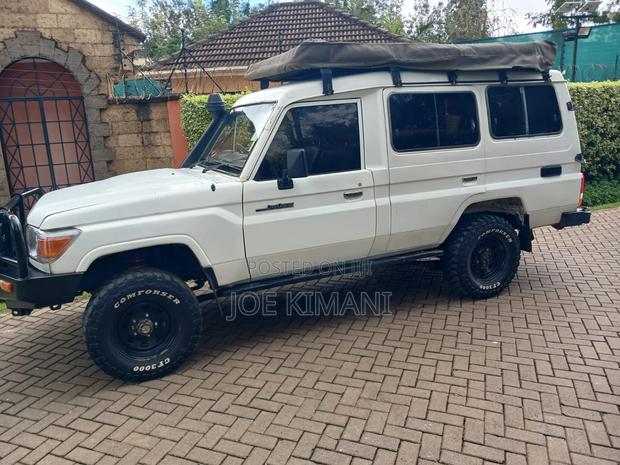 Toyota Land Cruiser 2010 White