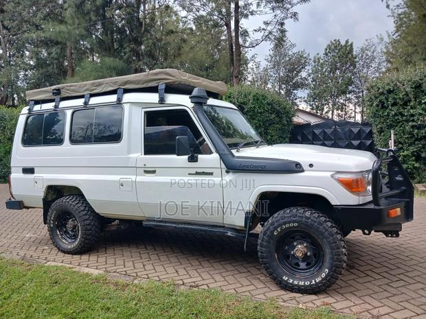 Toyota Land Cruiser 2010 White