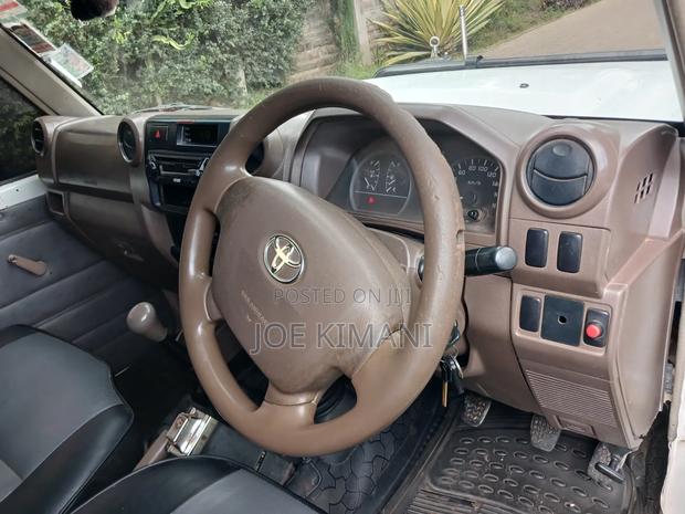 Toyota Land Cruiser 2010 White