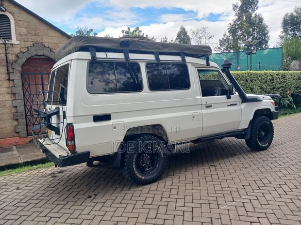 Toyota Land Cruiser 2010 White