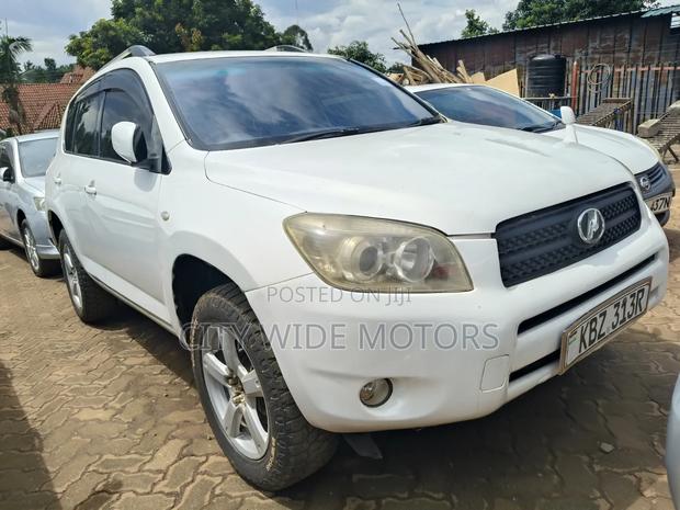 Toyota RAV4 2007 White