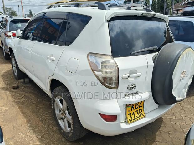 Toyota RAV4 2007 White