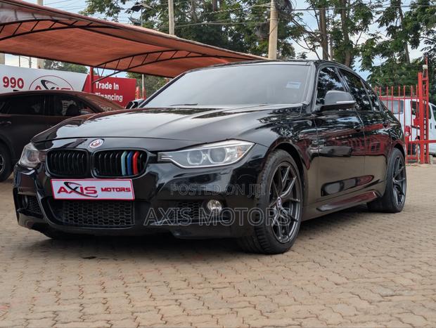 BMW 320i Sedan RWD 2013 Black
