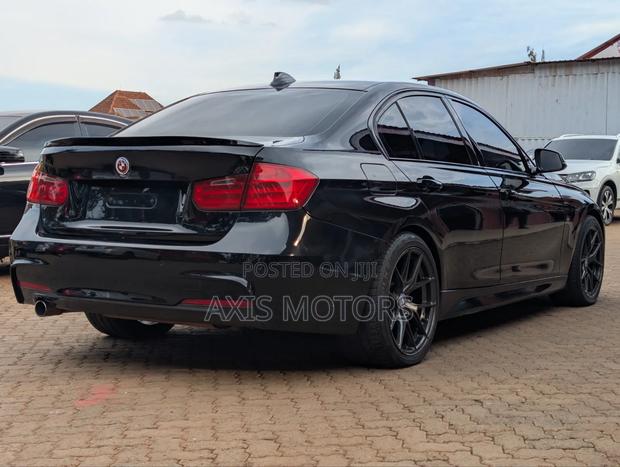 BMW 320i Sedan RWD 2013 Black