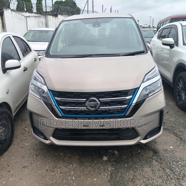 Nissan Serena 2019 Ivory