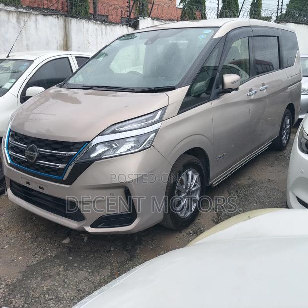 Nissan Serena 2019 Ivory