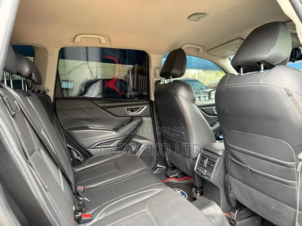 Subaru Forester 2.5i Premium AWD 2018 Gray