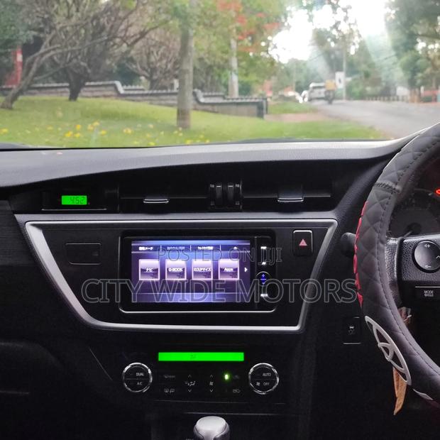 Toyota Auris 2013 Silver