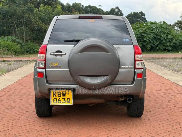 Suzuki Escudo 2005 Green