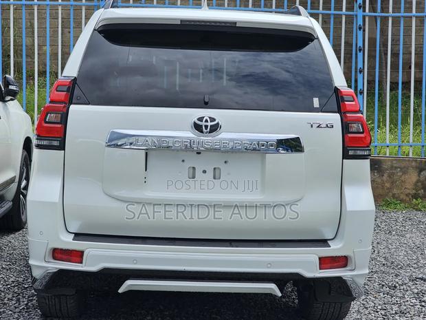 Toyota Land Cruiser Prado 2021 Pearl