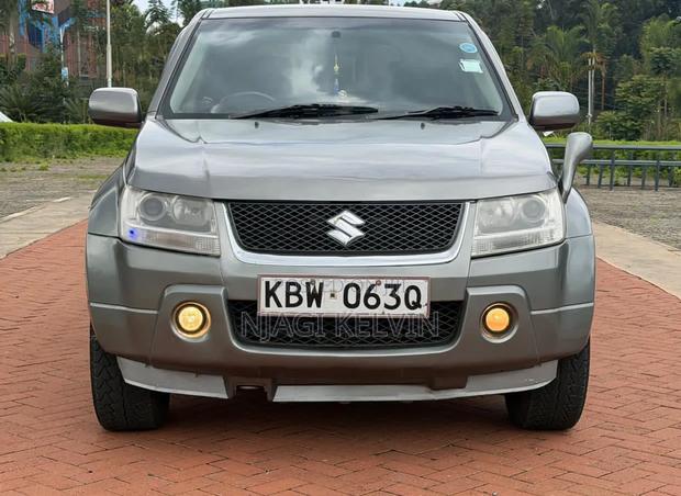 Suzuki Escudo 2005 Gray