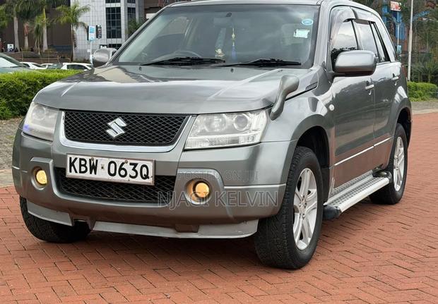 Suzuki Escudo 2005 Gray