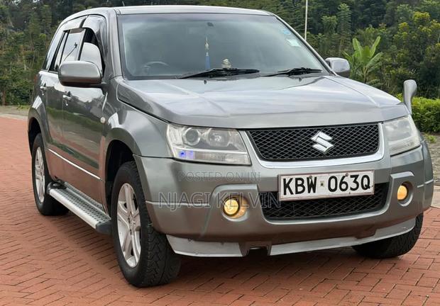 Suzuki Escudo 2005 Gray