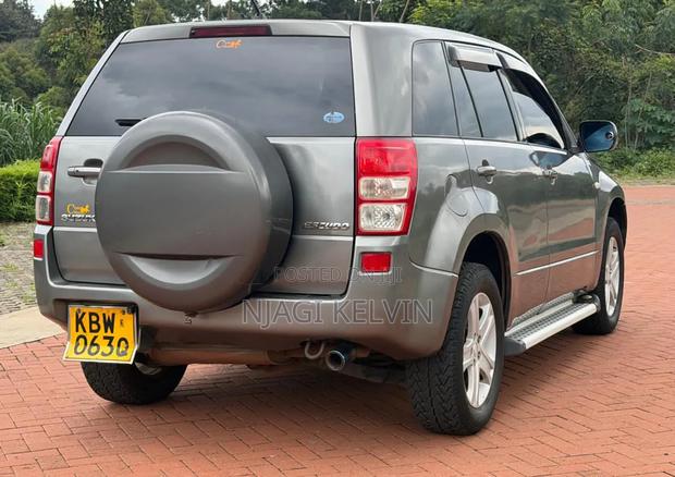 Suzuki Escudo 2005 Gray