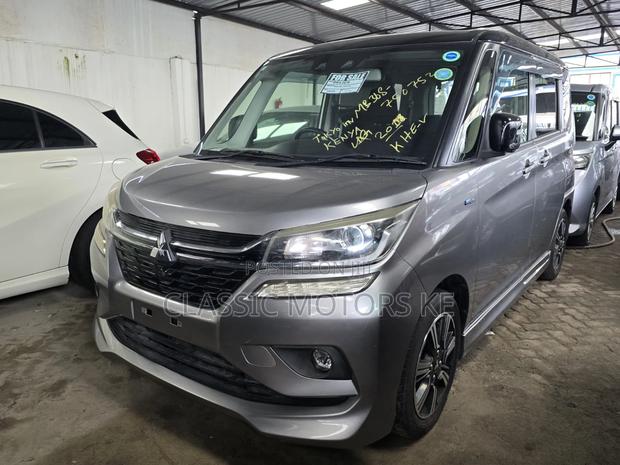 Mitsubishi SpaceWagon 2019 Gray