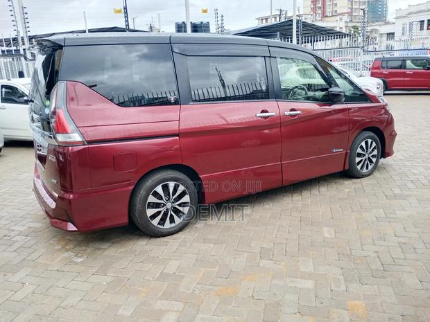 Nissan Serena 2019 Red