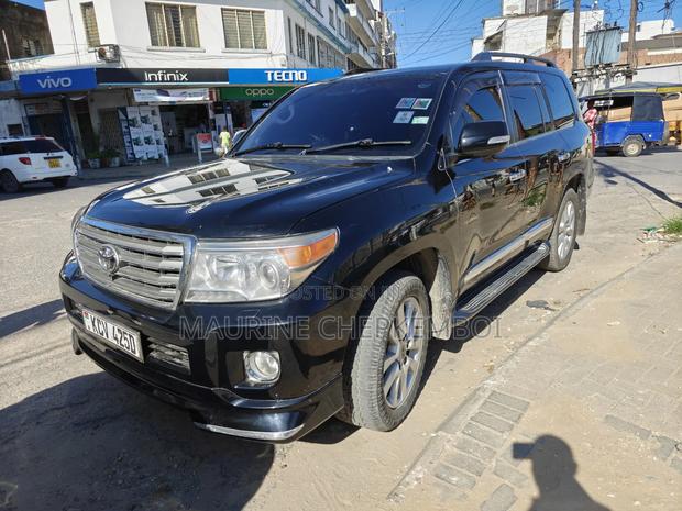 Toyota Land Cruiser 4.6 V8 ZX 2015 Black