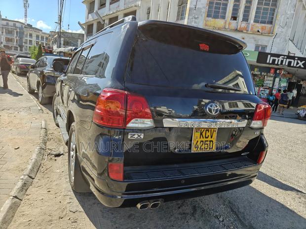 Toyota Land Cruiser 4.6 V8 ZX 2015 Black